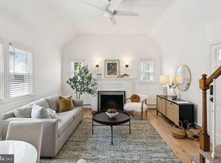 415 S Wakefield St, Arlington, VA 22204