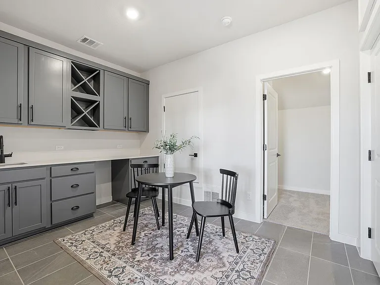 905 Pullman St — Photo 26