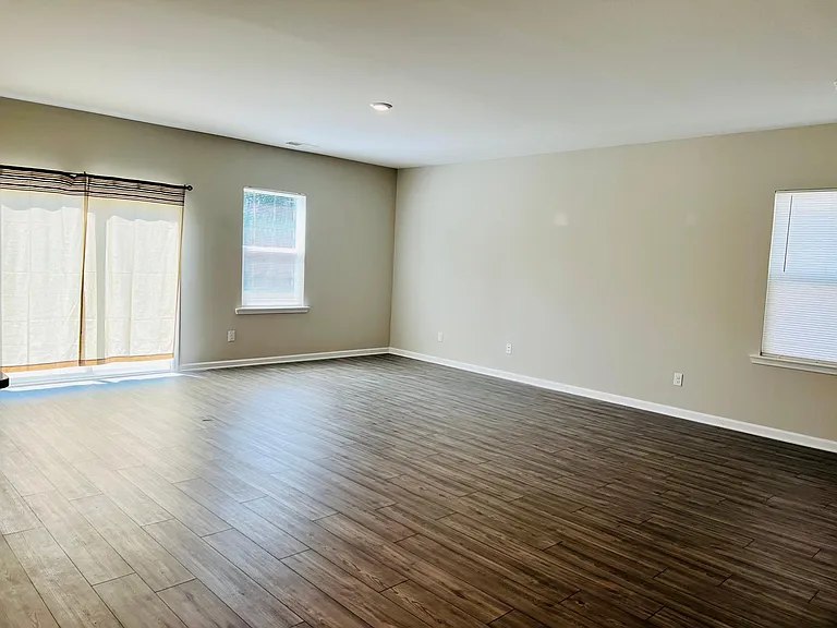 4307 Waxwing St — Photo 8