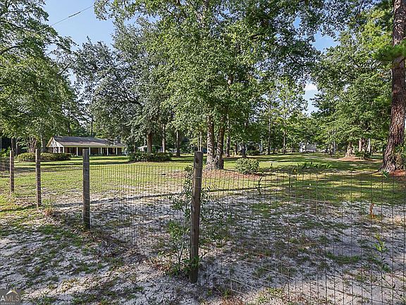 3rd image of 245 Brittingham Rd