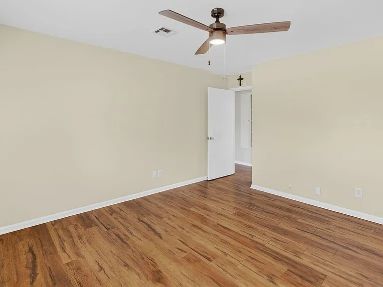 5502 Effingham Dr — Photo 7