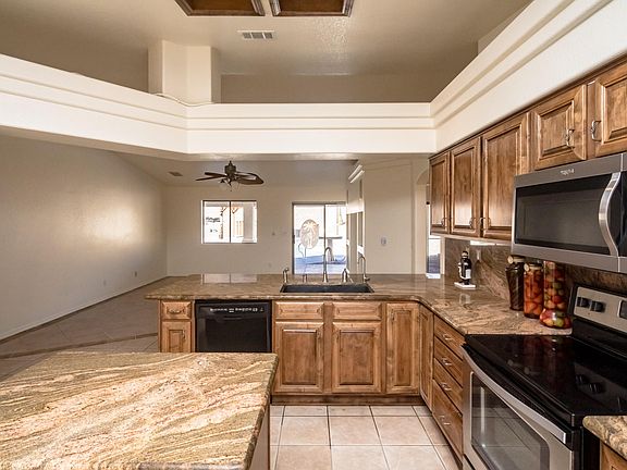 4th image of 2567 Ascot Dr