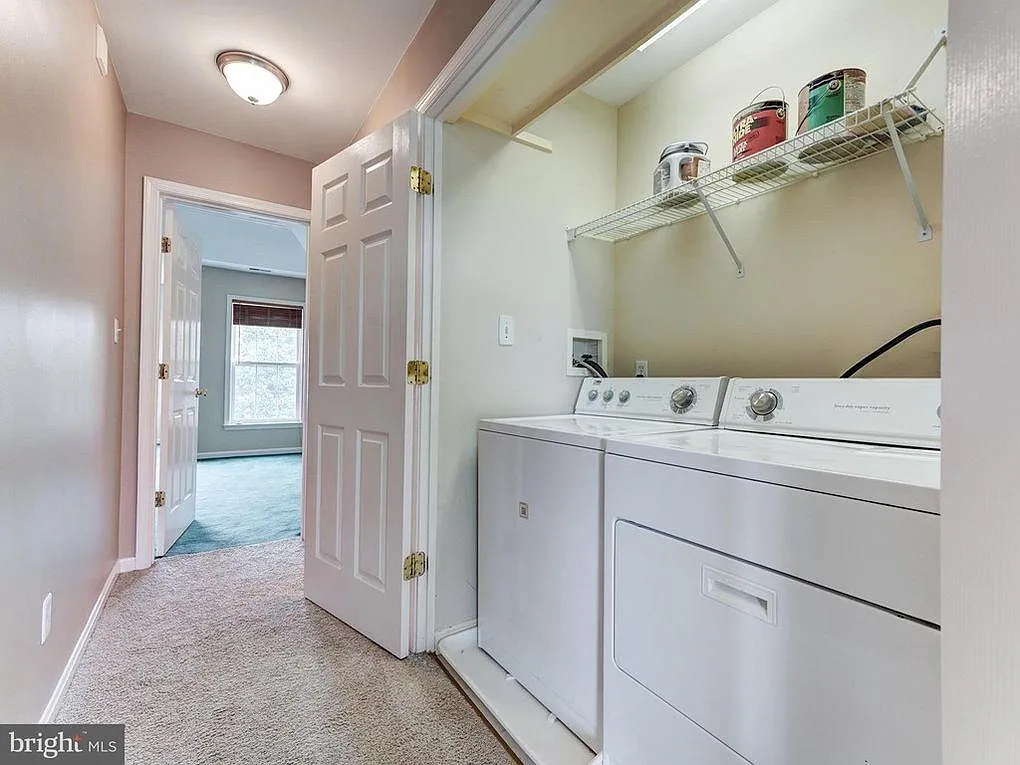 306 Rockmeade Dr — Photo 2