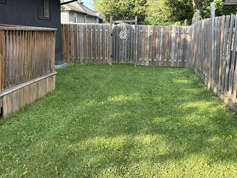 1415 Maxime St — Photo 8
