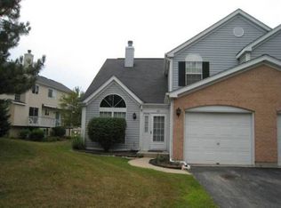 59 Lancaster Cir, Gurnee, IL 60031