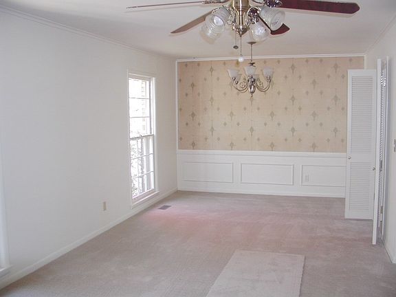 4th image of 1659 N Viewpoint Dr