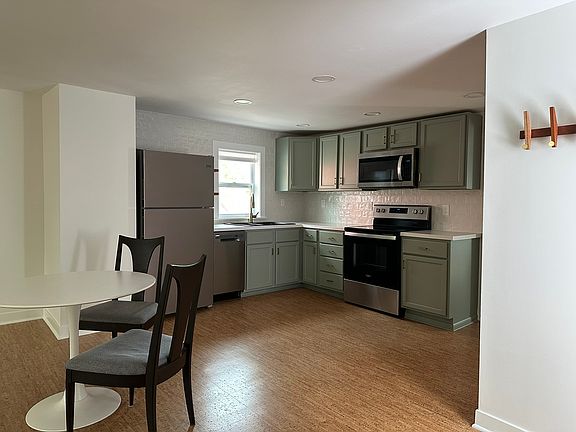3rd image of 1416 William St #2