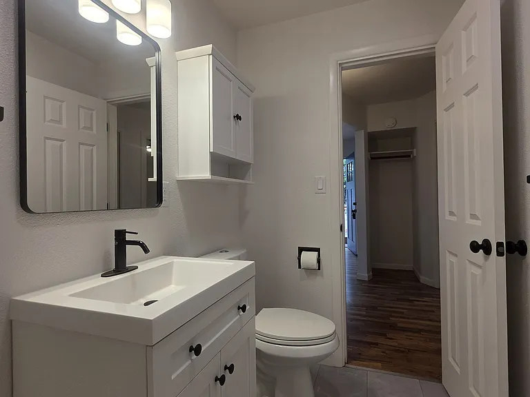 166 Draper St NE — Photo 20