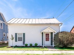 27 S Main St, Fredericktown, OH 43019