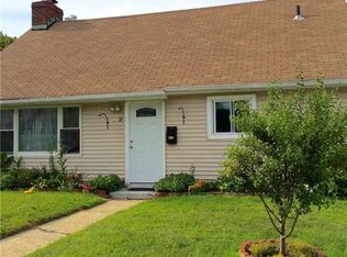 37 E Gate Ln, Copiague, NY 11726