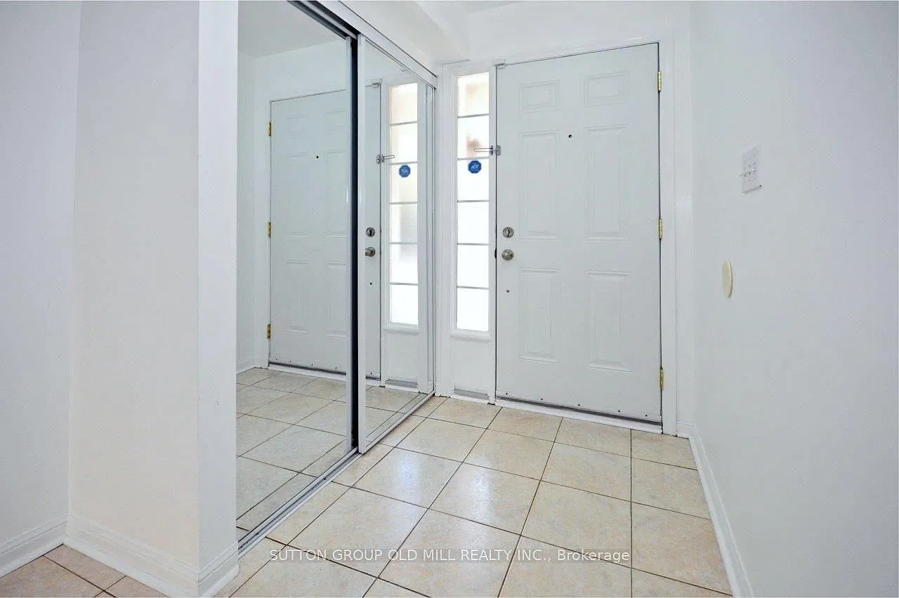 4 bed, $3,200 — Photo 2