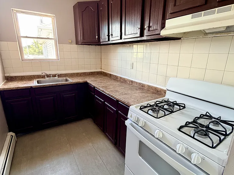 11 Hanover St #2 — Photo 12