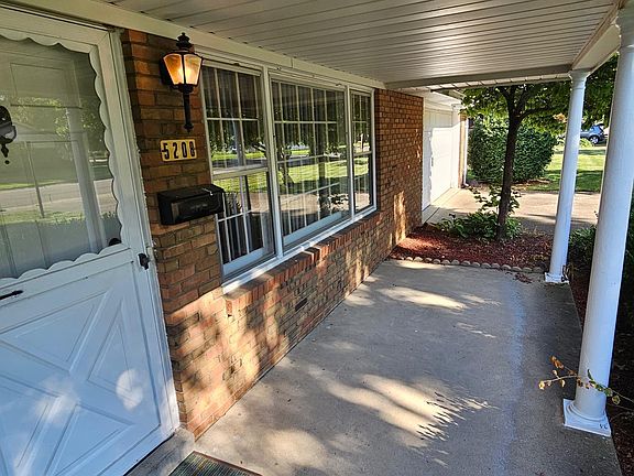 3rd image of 5208 Dee Alva Dr