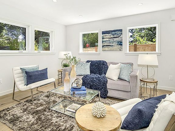 4th image of 7514 20th Ave NE #C