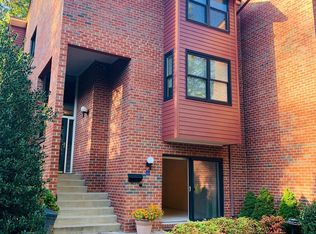 11526 Sunder Ct, Reston, VA 20190