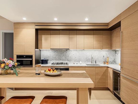 5th image of 215 W 28th St APT 5D