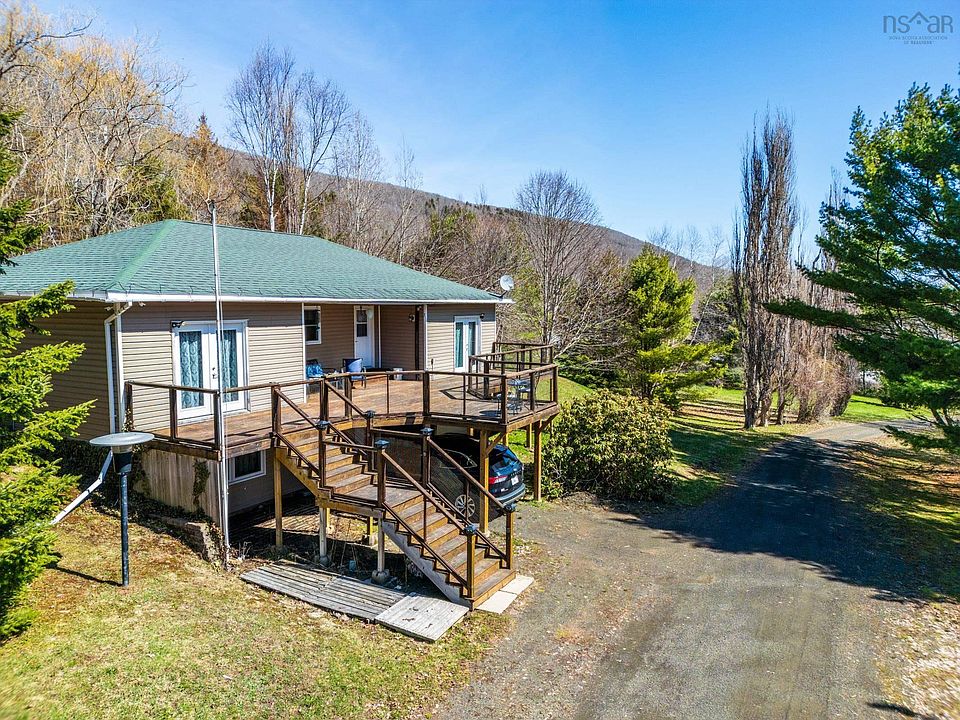 1st image of 663 Hampton Mountain Rd