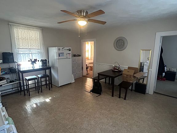 2nd image of 141 Maple St #5