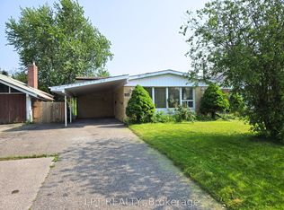 71 Deerfield Rd, Toronto, ON M1K 4X2