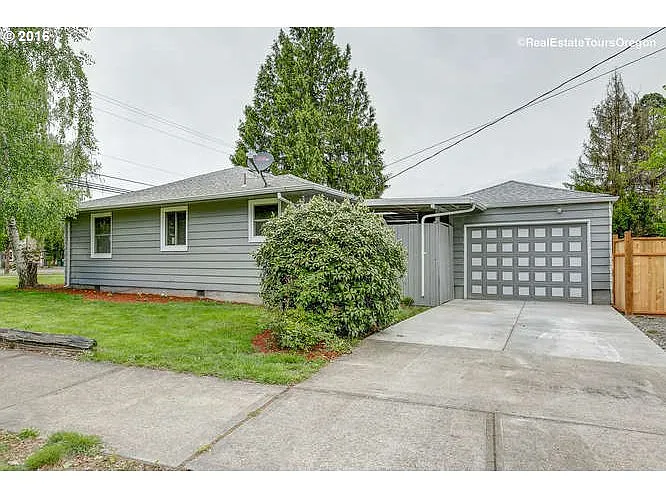 2405 Sunset Dr photo 1