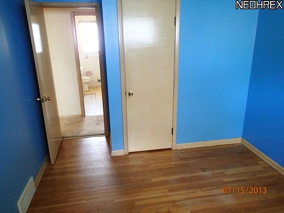 5th image of 4302 Lincoln Ave