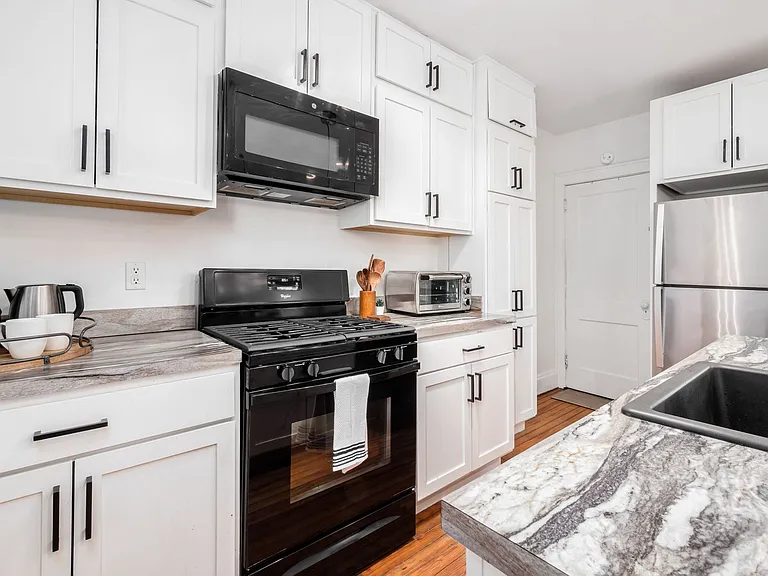 54 W Kossuth St #54 — Photo 9