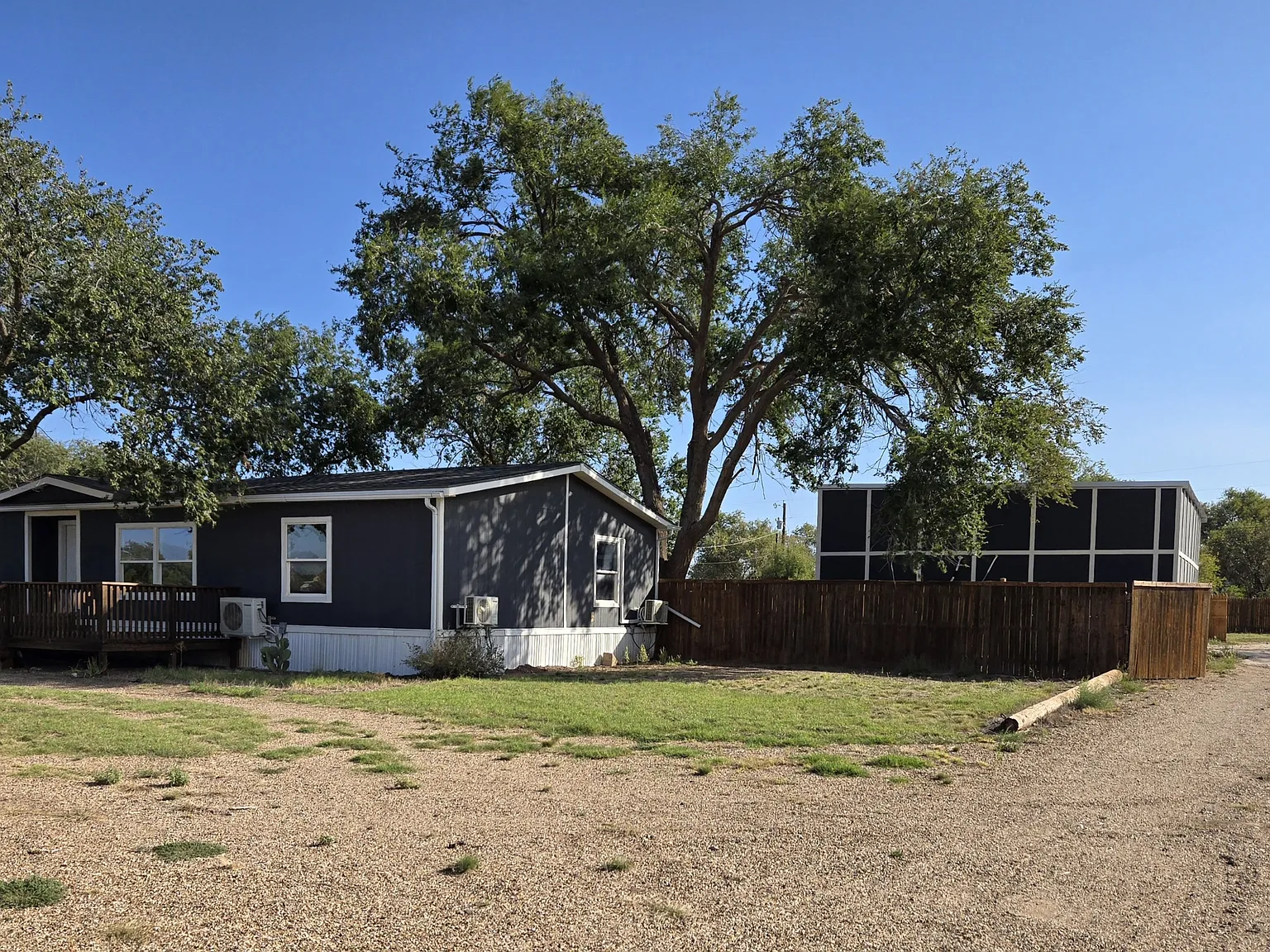 9007 Dawson Avenue - 1 — Photo 2