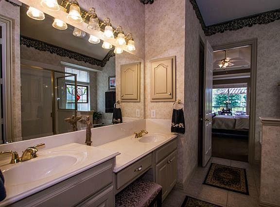 4th image of 2113 Canyon Creek Dr