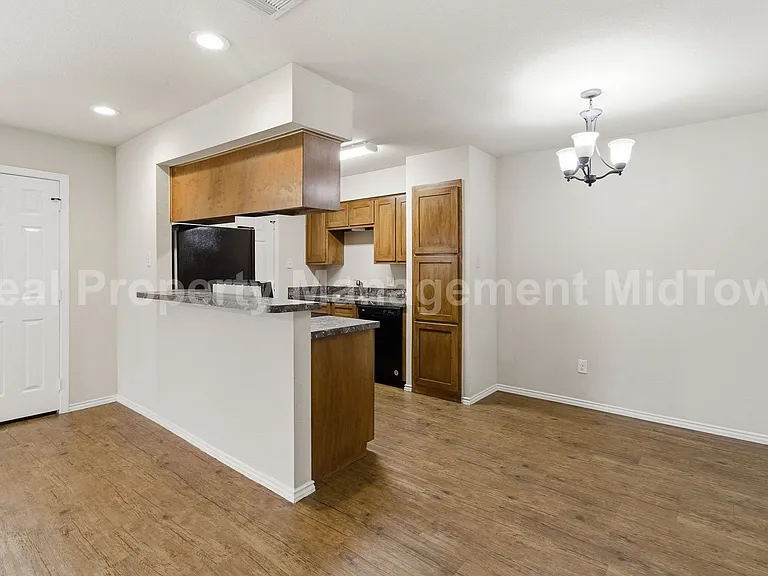 2307 Monte Carlo Dr — Photo 7
