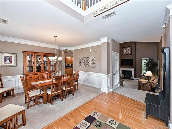 3rd image of 146 Winter Flake Dr