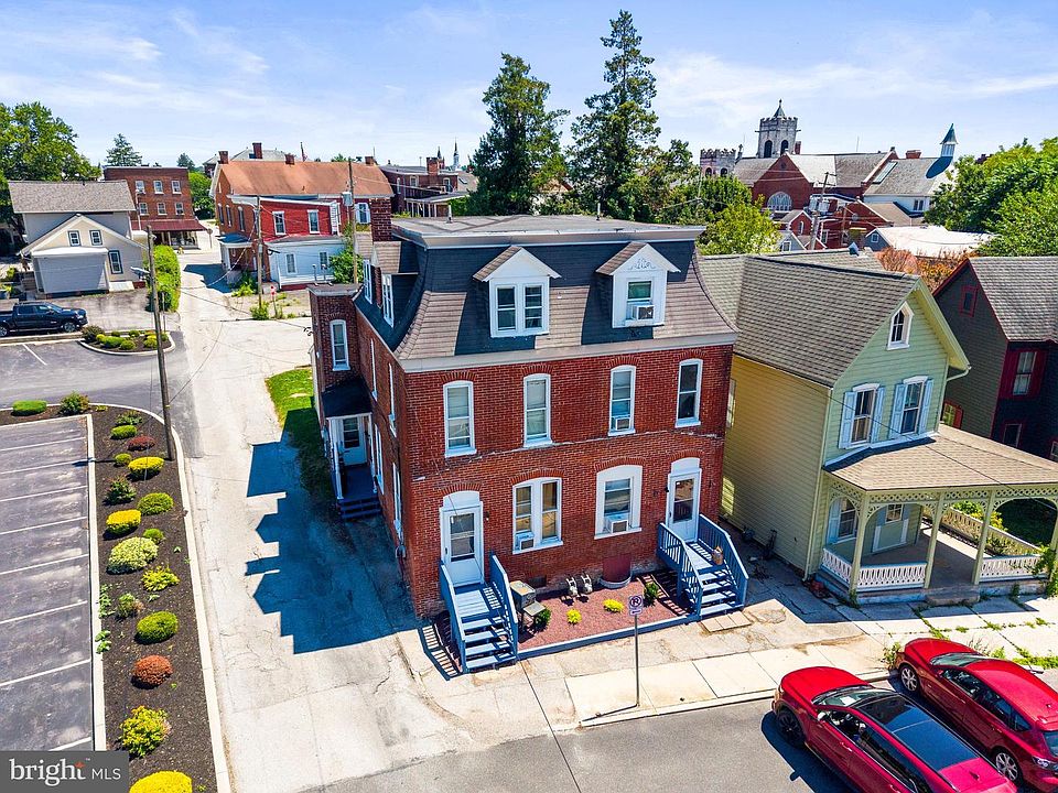 1st image of 131 E Chestnut St #133