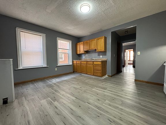 3rd image of 161-3 S Wilcox St #3S