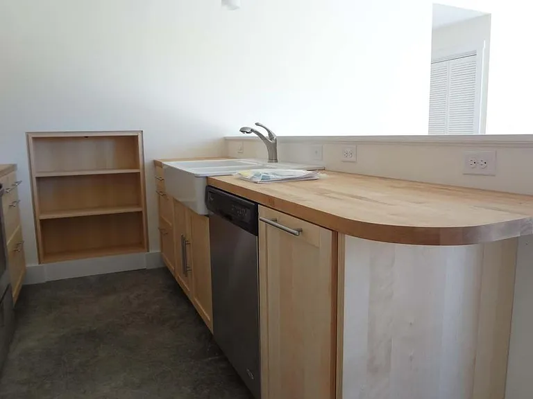 409 Evans Dr — Photo 3