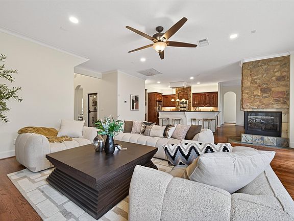 4th image of 4711 Welford Dr