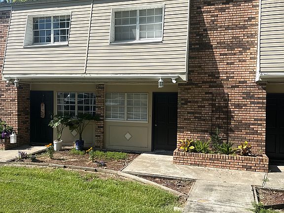 2nd image of 2006 Hackberry Ln #2002