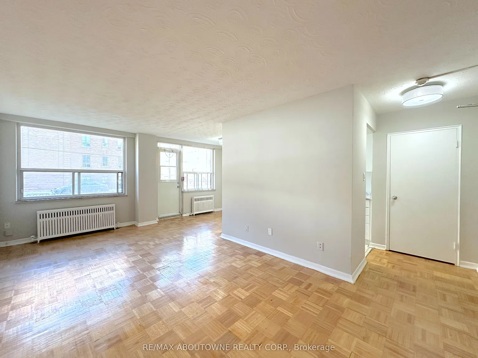 Bel Manor Apartments — Photo 1