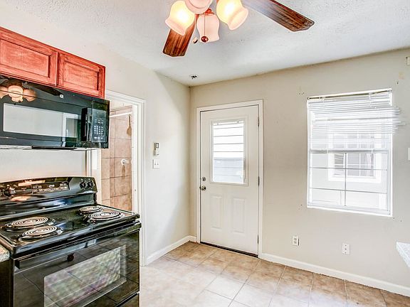 5th image of 1131 Louise St #2