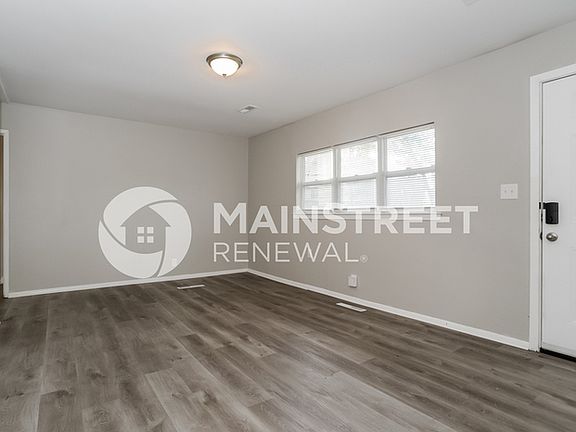 4th image of 202 NW 63rd Ter