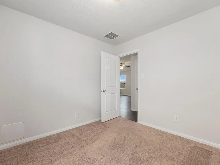 17555 Greystanes Rd — Photo 18