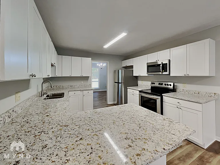 1186 Bay Ridge Dr — Photo 3