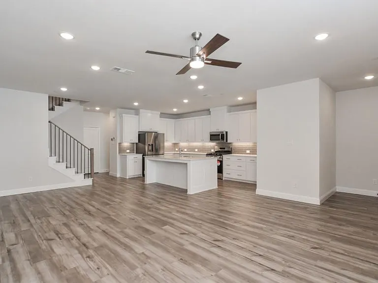 2805 Jacaranda Dr — Photo 6