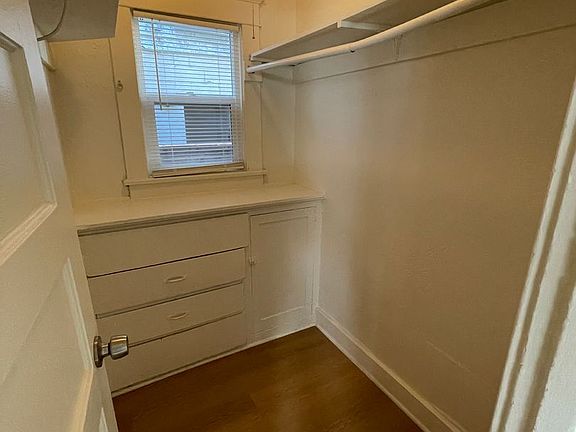 4th image of 1059 Gladys Ave APT 11