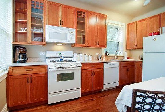 3rd image of 2056 N Kenmore Ave Unit G-n