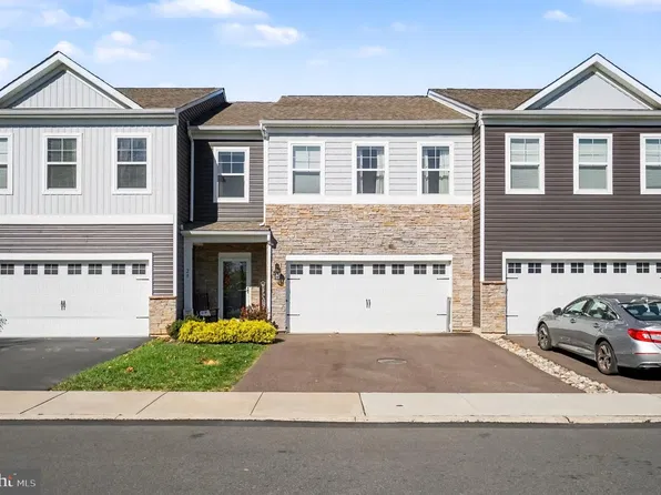 20 Egret Way, Phoenixville, PA 19460