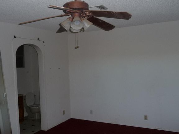 3rd image of 9464 Primrose Ave