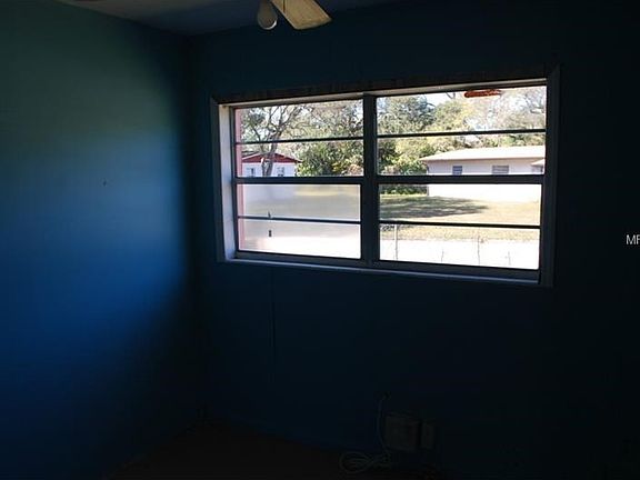 3rd image of 7701 Morning Glory Ln