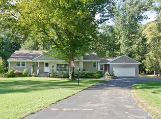 28 Woods Rd, Bloomfield, CT 06002