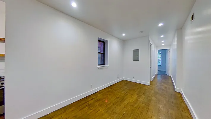 Rented by Bond New York | media 28