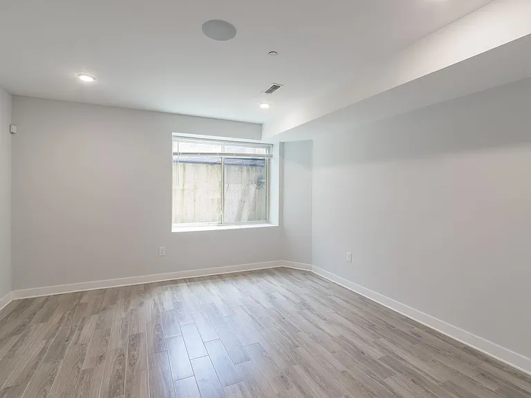 1755 N Marshall Street — Photo 21