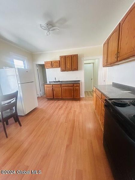 5th image of 346 Duane Avenue
